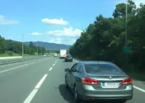 Motorista capota carro em rodovia de Franca, SP